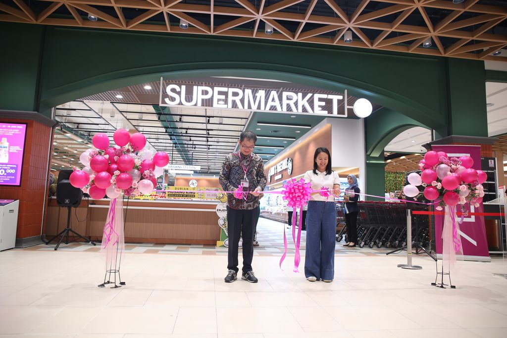 Grand Opening AEON Paris Van Java