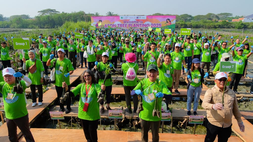 "Penanaman Pohon Tangerang" Fase Pertama Penanaman 1.000 Pohon Bakau untuk Mengembalikan Kawasan Pesisir yang Asri
